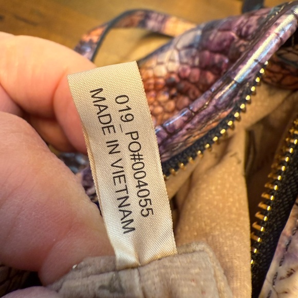 Brahmin Clutch in Parrish Melbourne • Embossed Leather - Picture 7 of 7